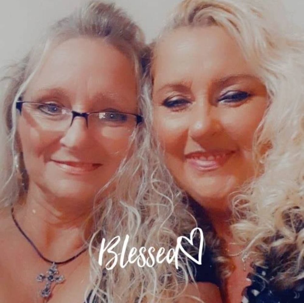 Meet your Posher, Laurie